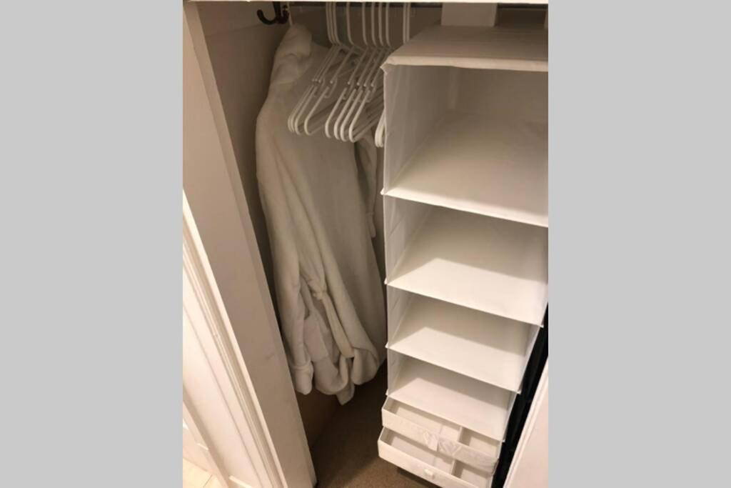 Apartment East City Studio - Amazing Location & Sunny Charm Melbourne