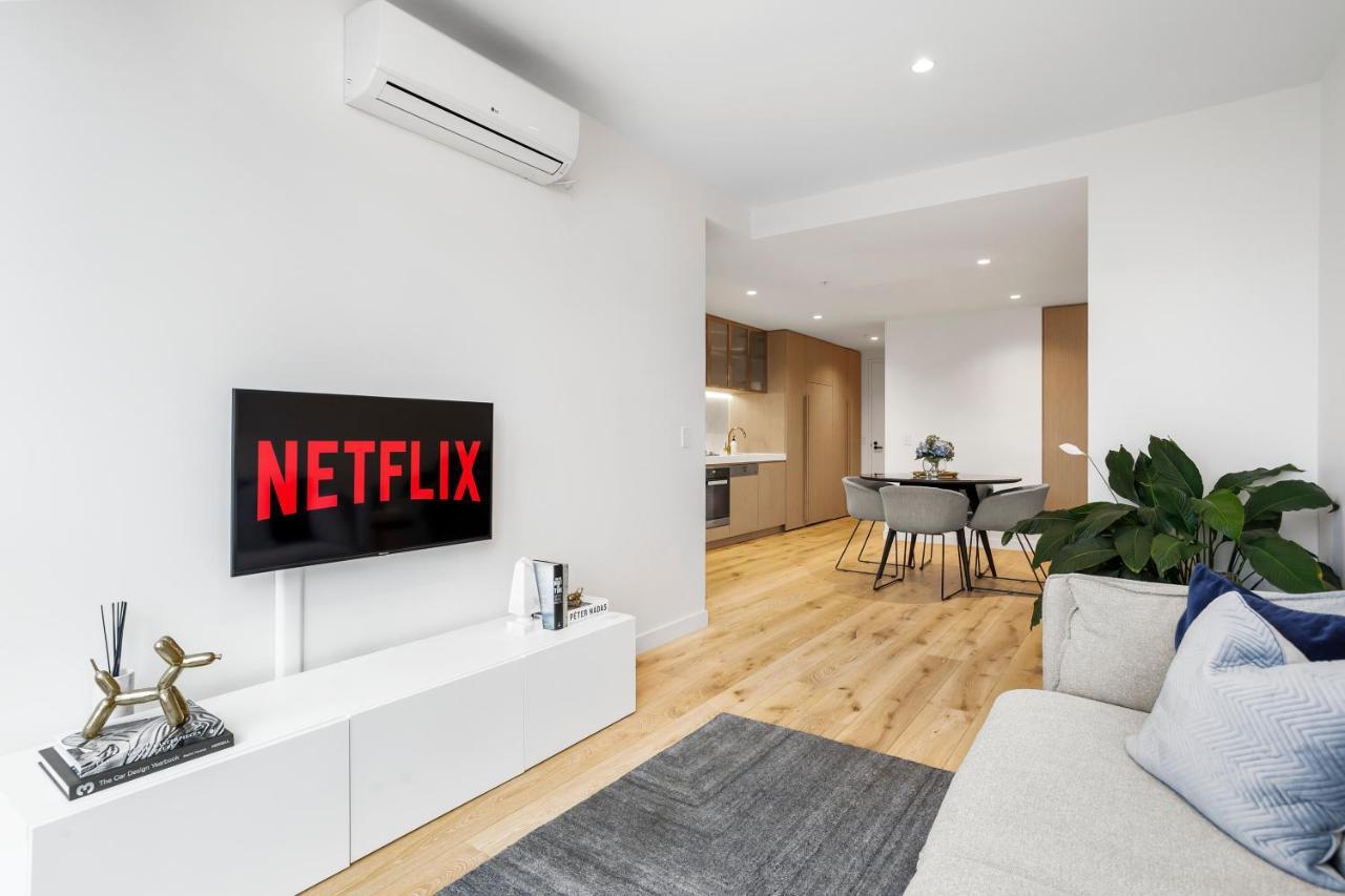 Luxuria - Collins House Apartment