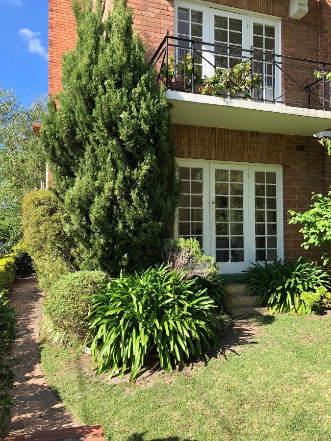 East City Studio - Amazing Location & Sunny Charm