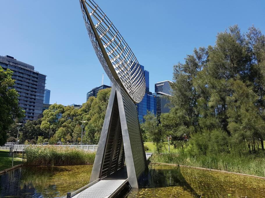 Docklands Riverside Views Apartment