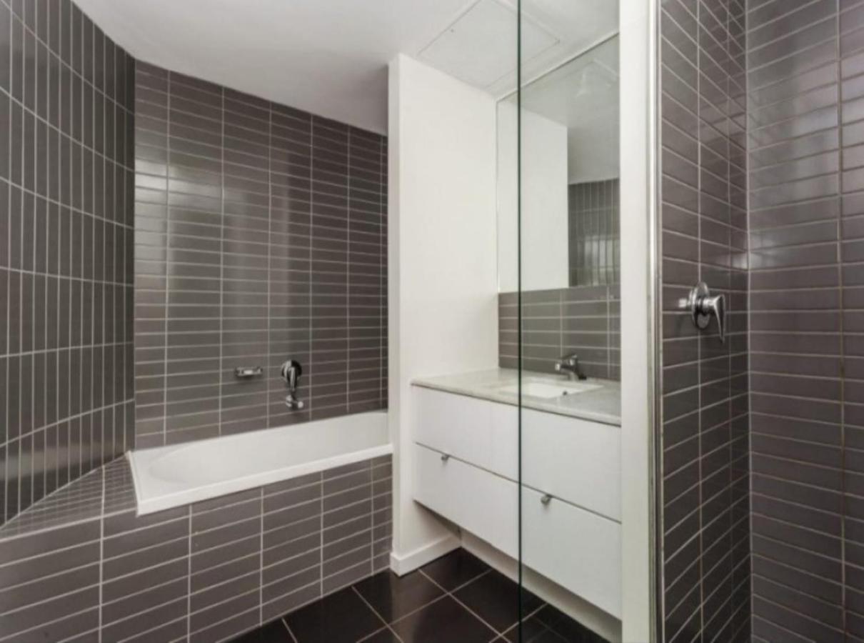 Apartment Lovely Waterfront With Swimming Pool And Gym In The Heart Of Docklands *
