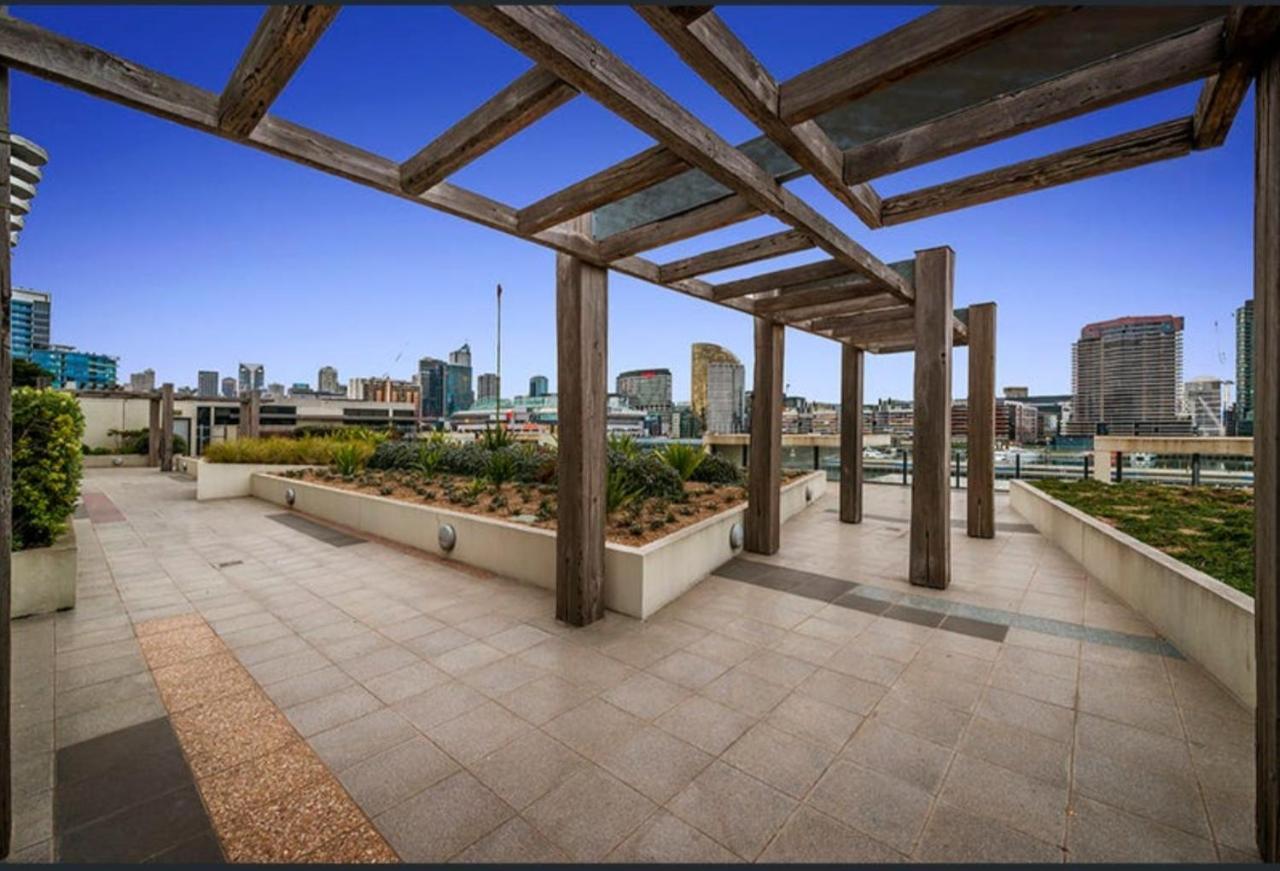 Apartment Lovely Waterfront With Swimming Pool And Gym In The Heart Of Docklands *