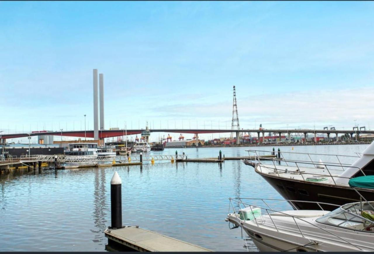Apartment Lovely Waterfront With Swimming Pool And Gym In The Heart Of Docklands *