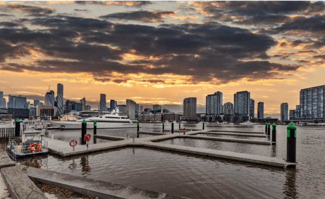 Apartment Lovely Waterfront With Swimming Pool And Gym In The Heart Of Docklands