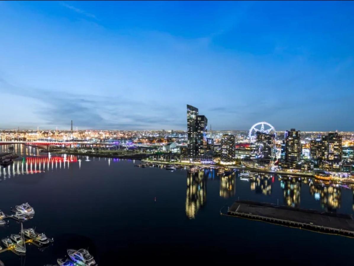 Lovely Waterfront With Swimming Pool And Gym In The Heart Of Docklands * Melbourne