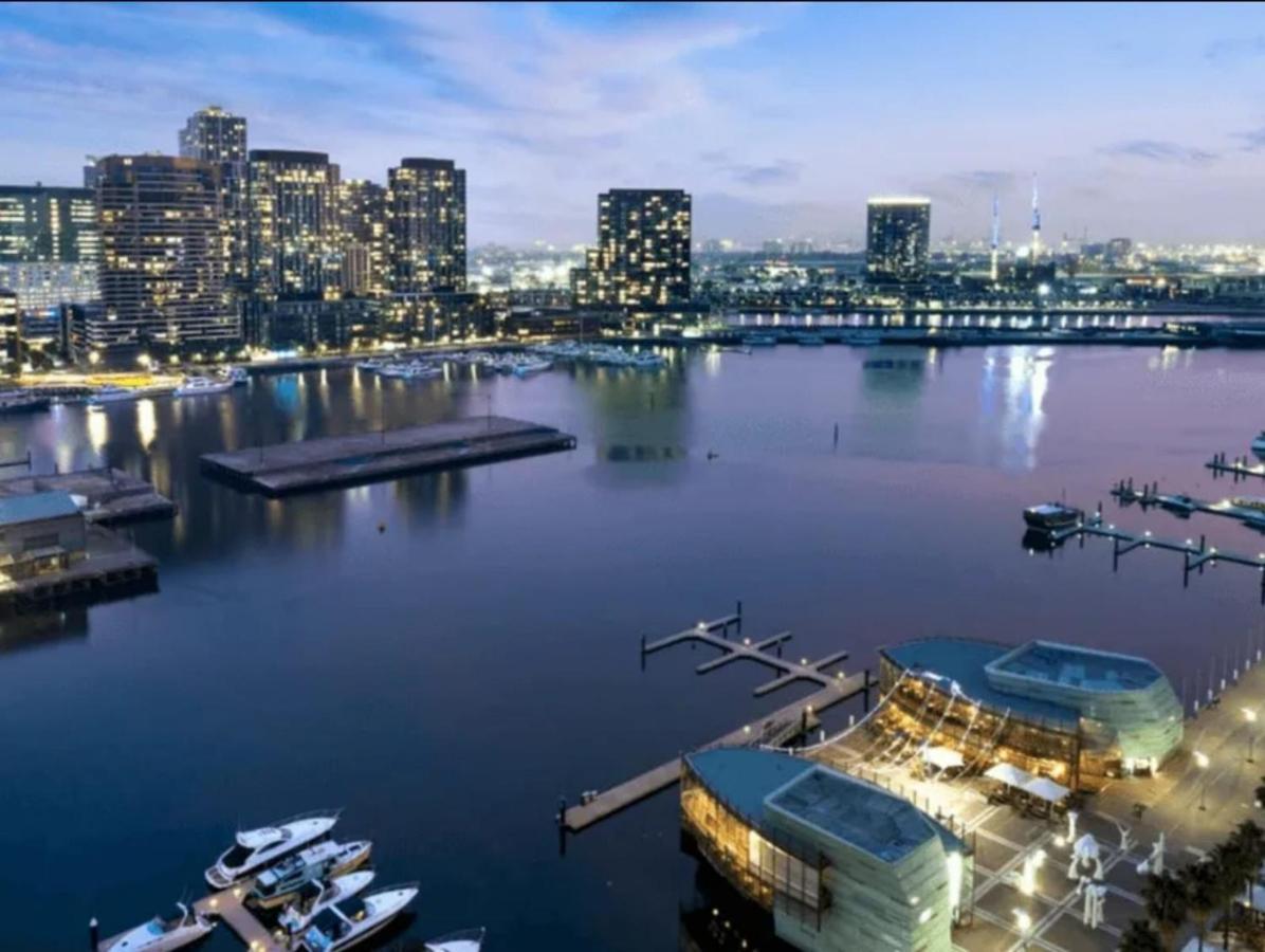 Lovely Waterfront With Swimming Pool And Gym In The Heart Of Docklands * Melbourne