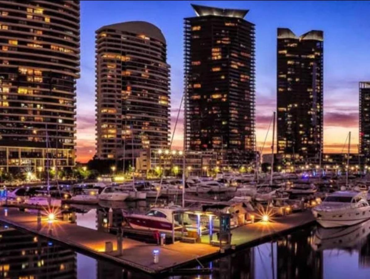 Apartment Lovely Waterfront With Swimming Pool And Gym In The Heart Of Docklands