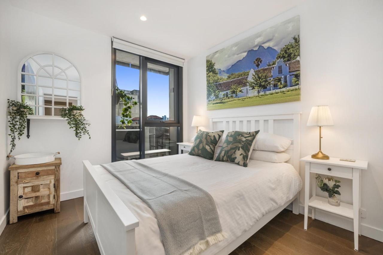 African Oasis: Luxury With Rooftop And Gym Melbourne