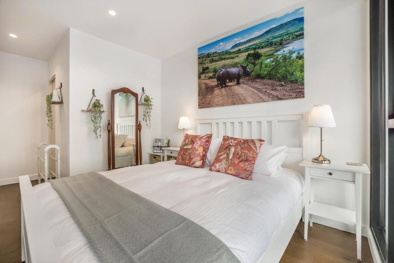 African Oasis: Luxury With Rooftop And Gym *