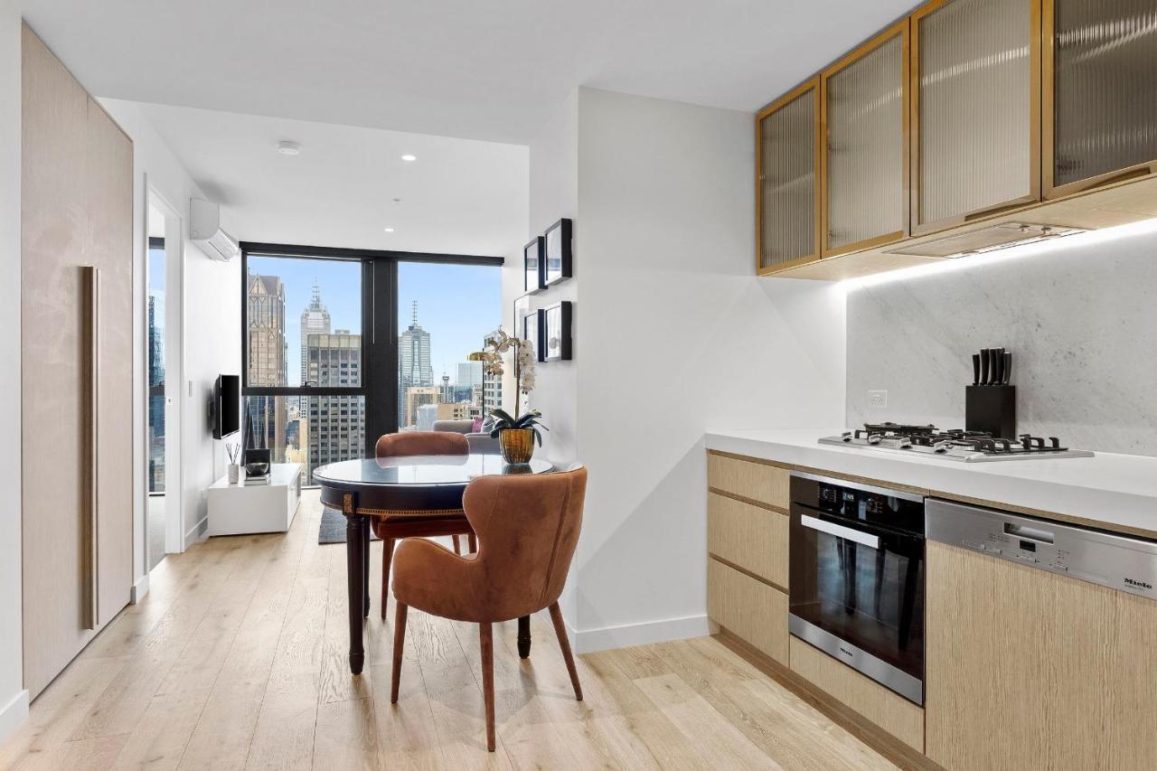 Luxuria - Collins House Apartment