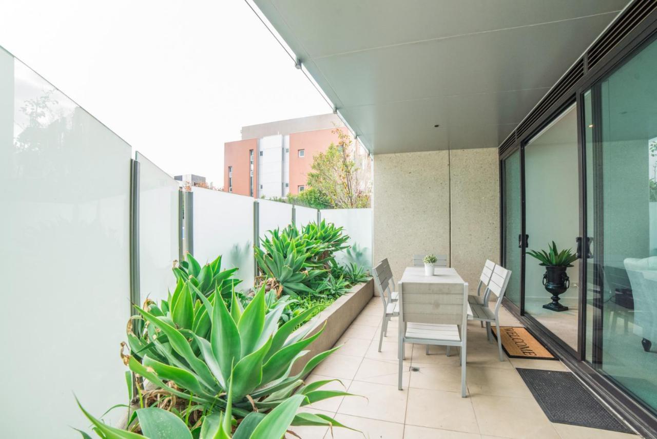 Mega Style Richmond Apartment