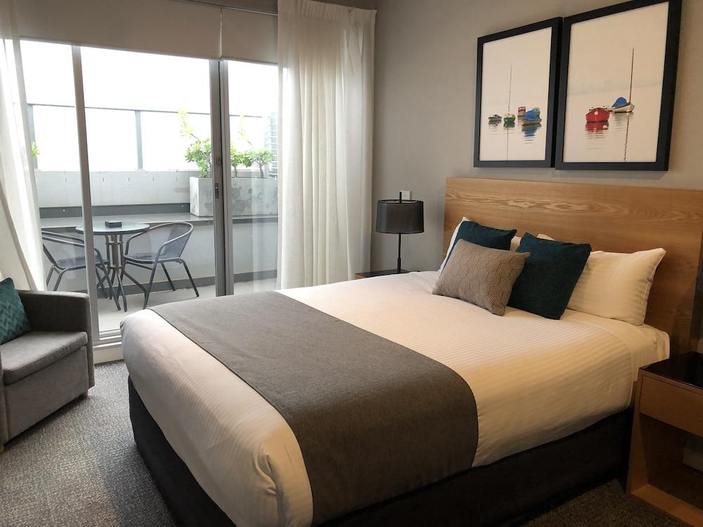Aparthotel Quest Brighton On The Bay 3*