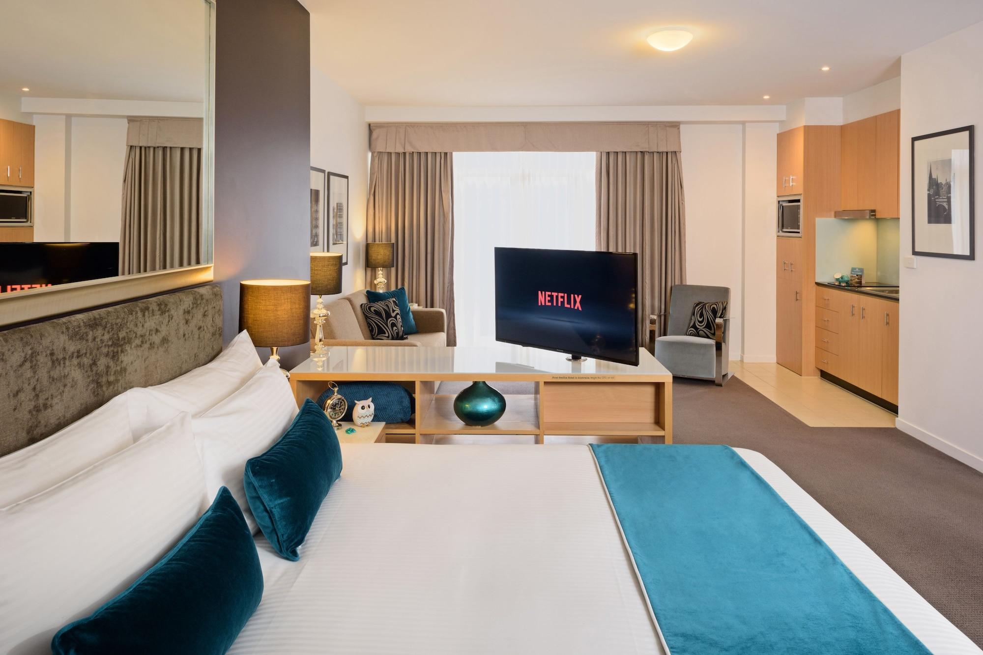 Treasury On Collins Hotel 4*