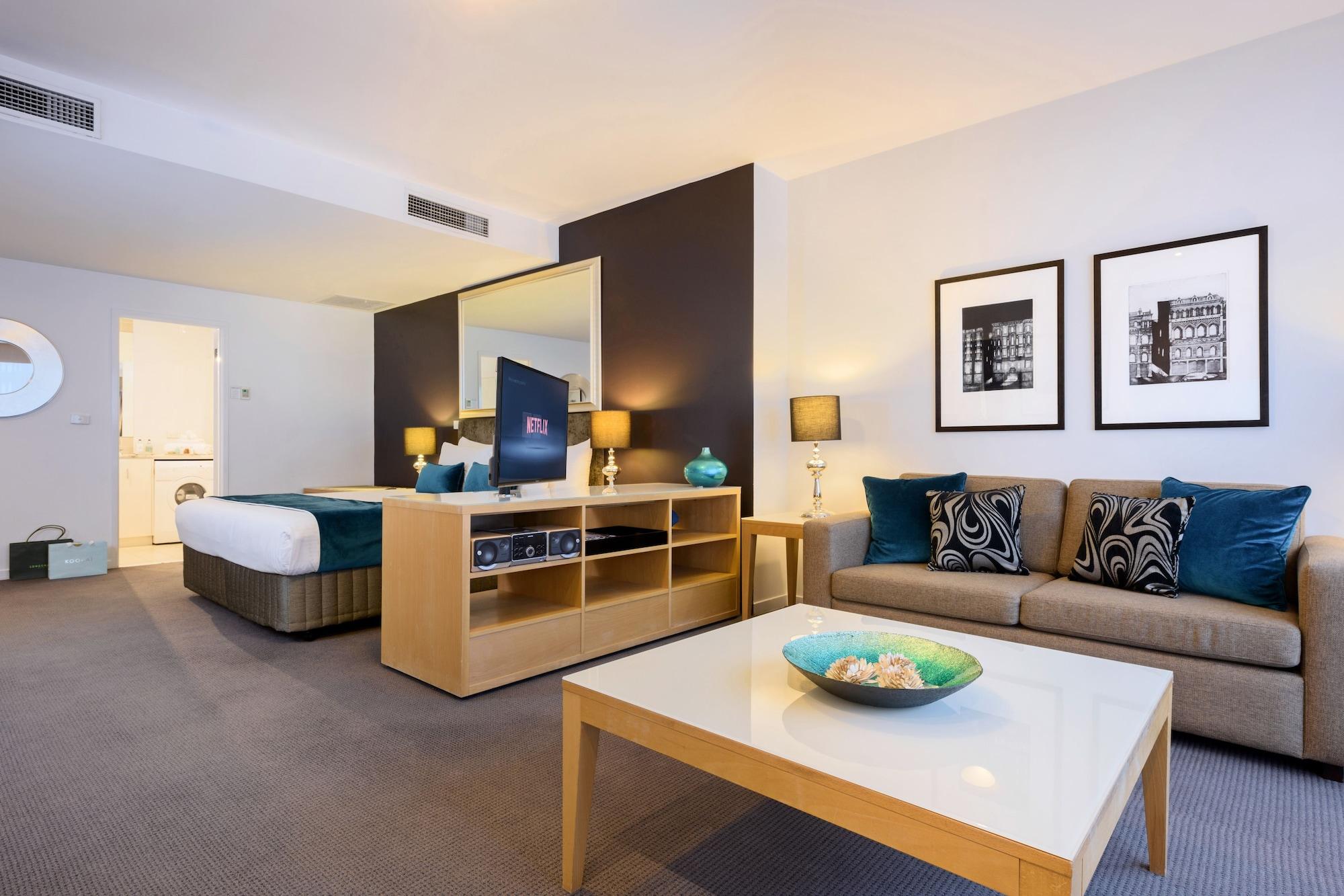 Treasury On Collins Hotel 4*