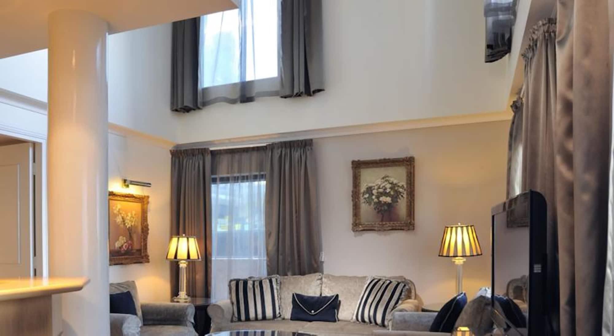 Hotel Stamford Plaza 5*