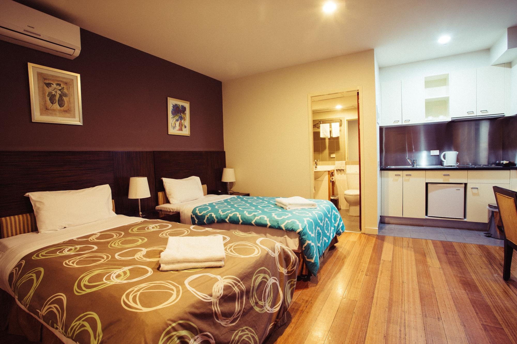 Yti Garden Aparthotel 3*