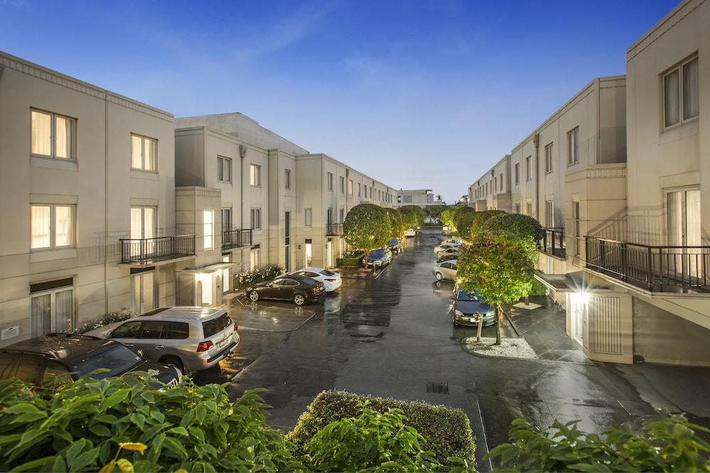 Quest Prahran 4*
