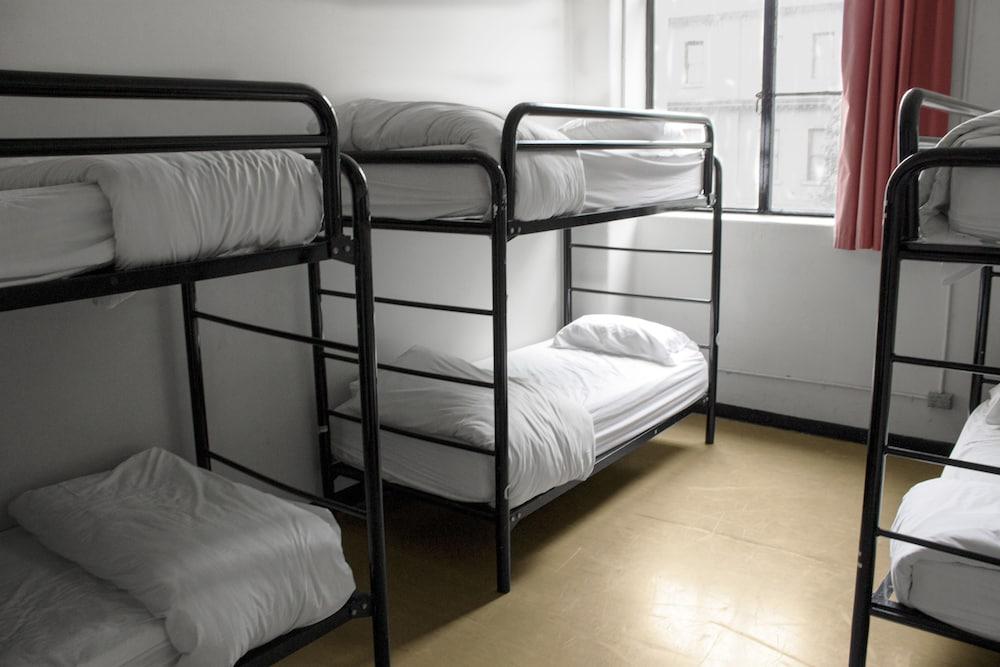Hostel The Village *