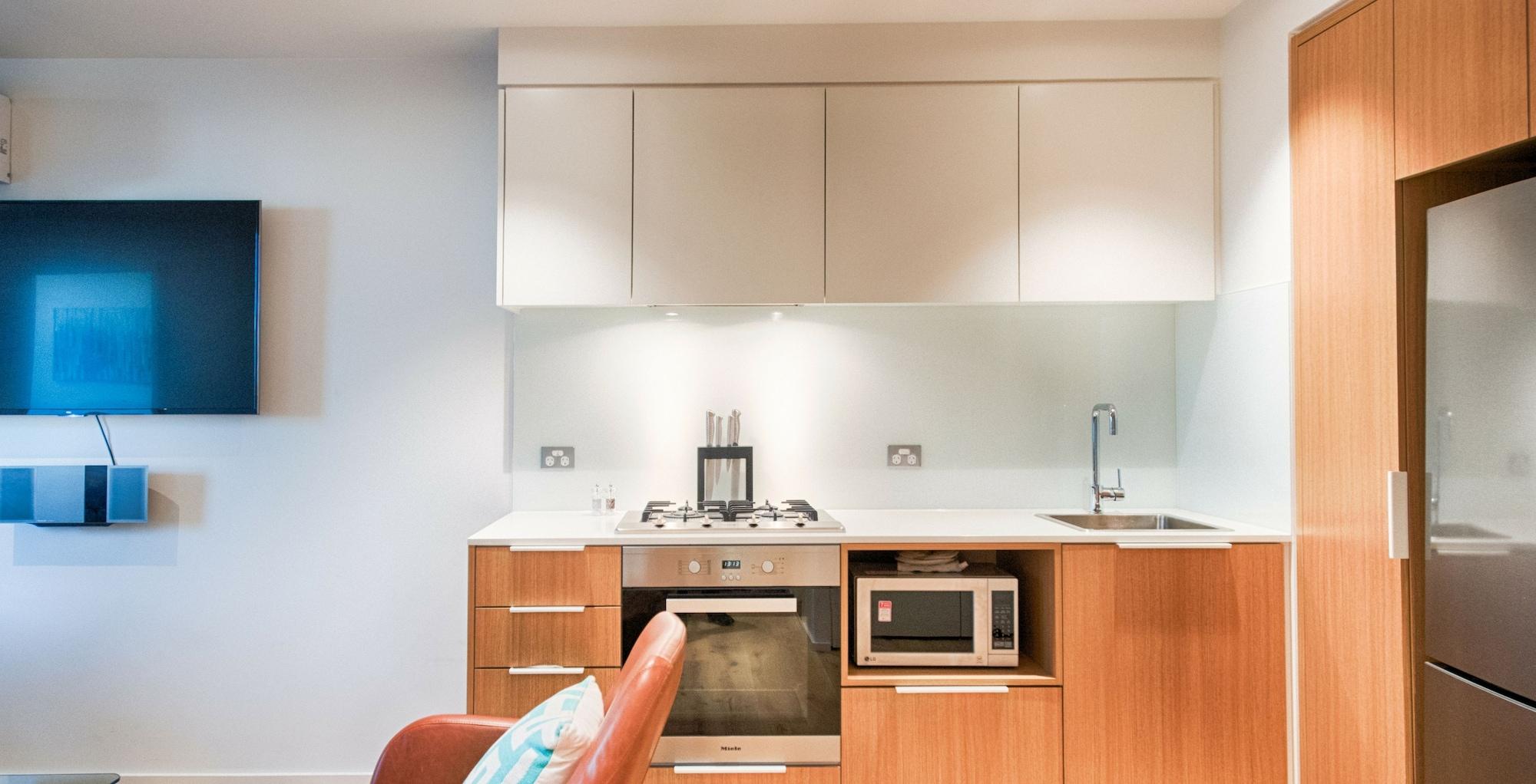 Orange Apartment *