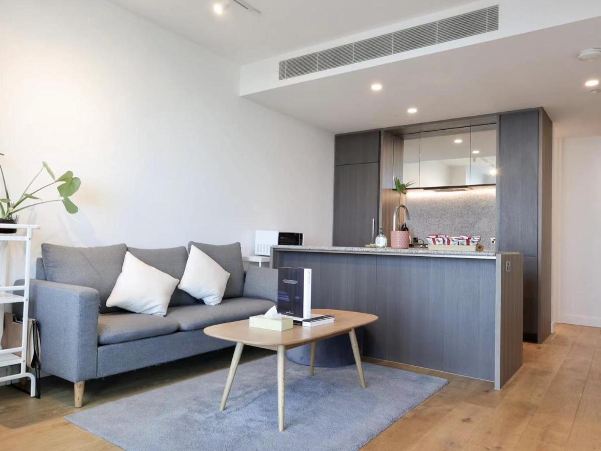 Spacious Lv66 Paramount Skyview Swanston Central Cbd Apartment