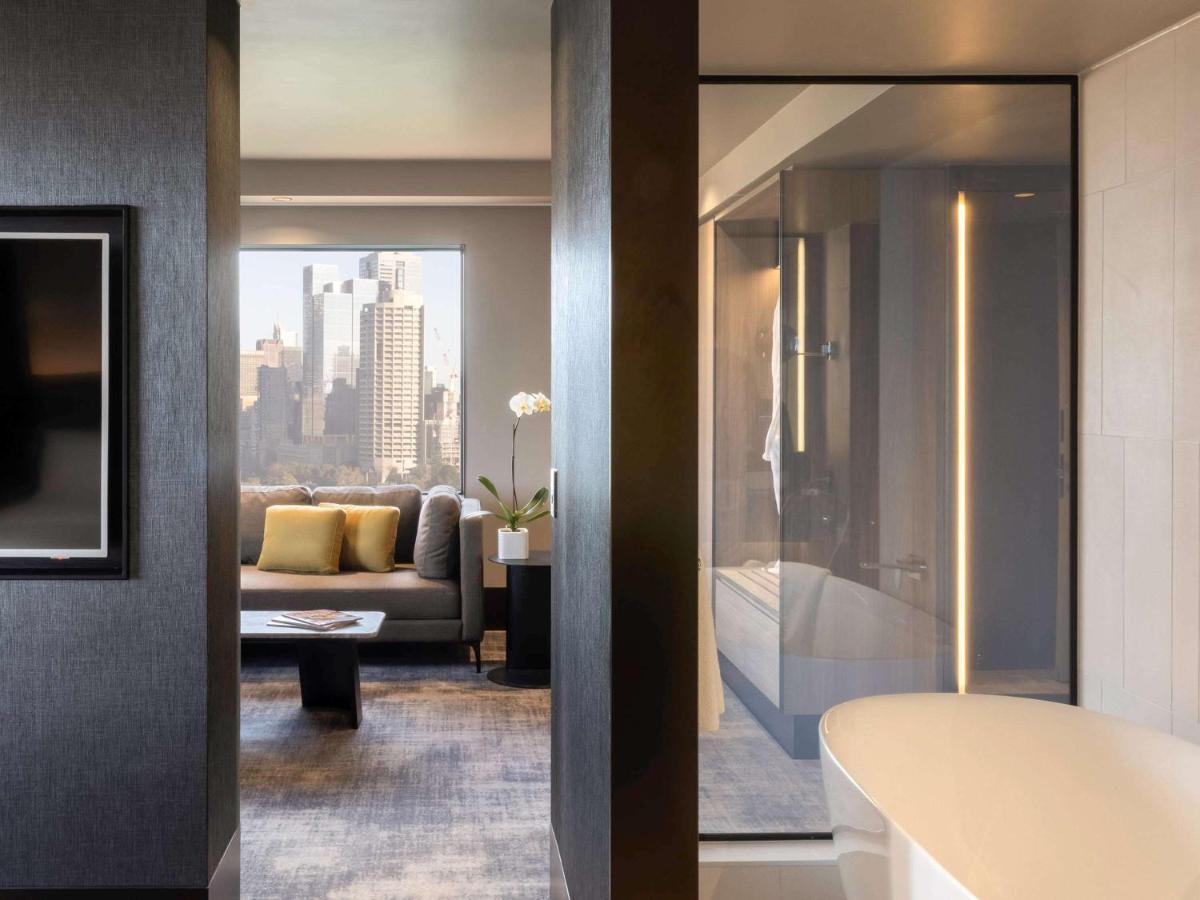 Pullman On The Park Hotel 5*