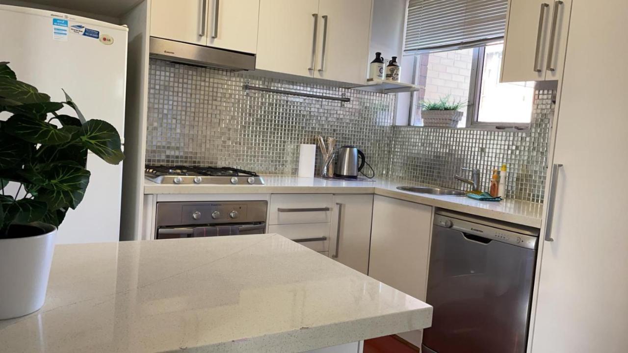 St Kilda Beachfront 2 Bedroom Apartment