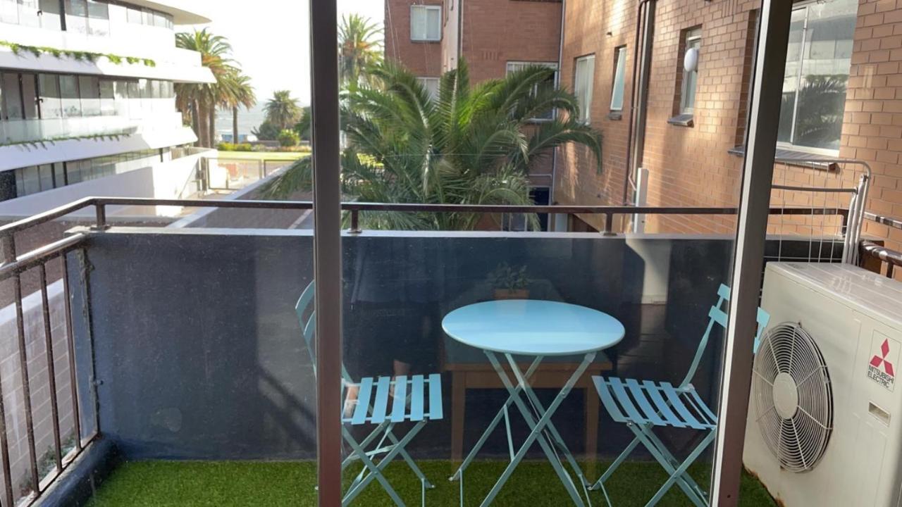 St Kilda Beachfront 2 Bedroom *