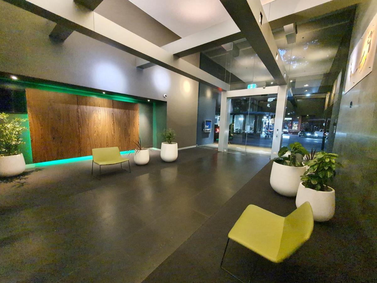 Apartment Harbour Escape Docklands Melbourne