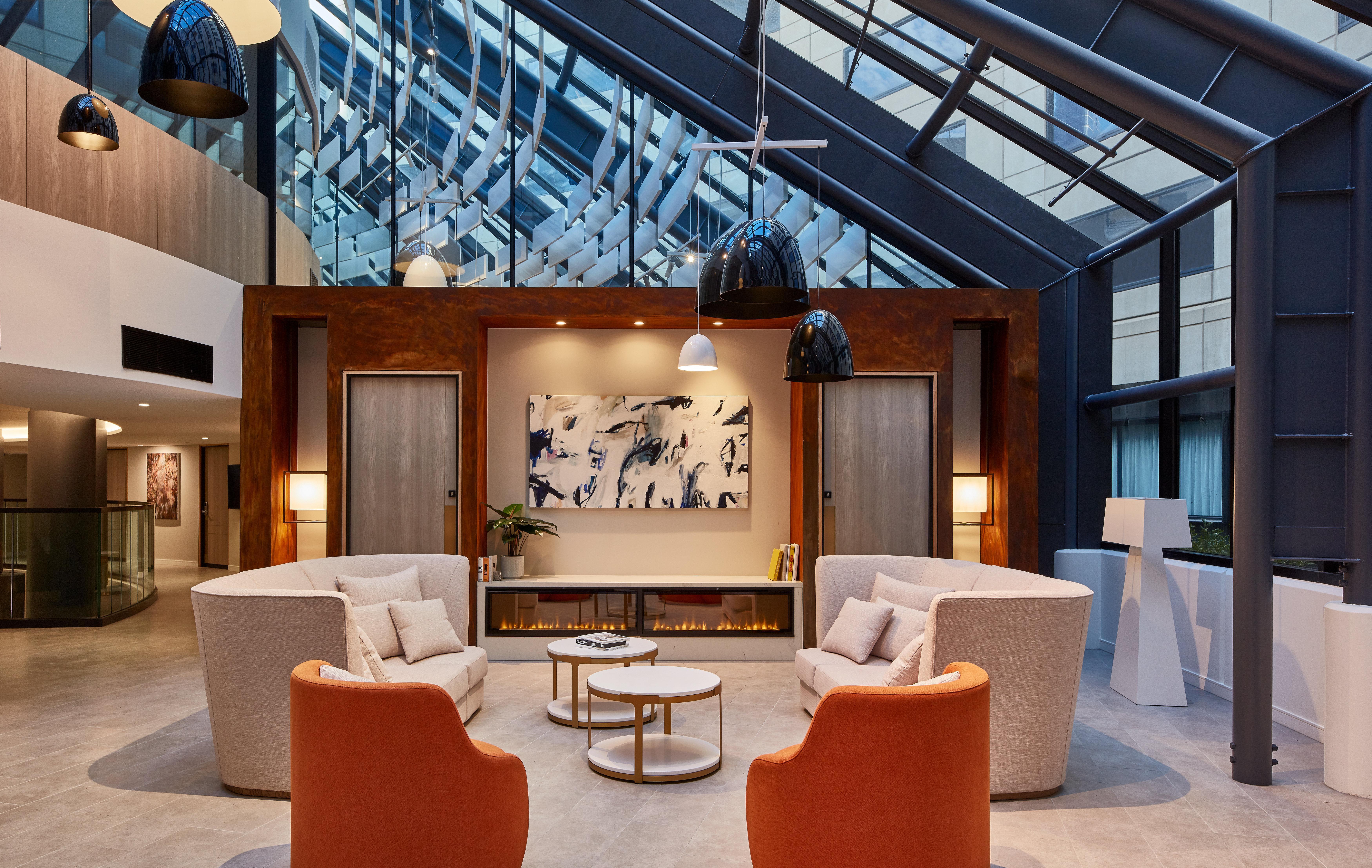 Crowne Plaza By Ihg Hotel 4*