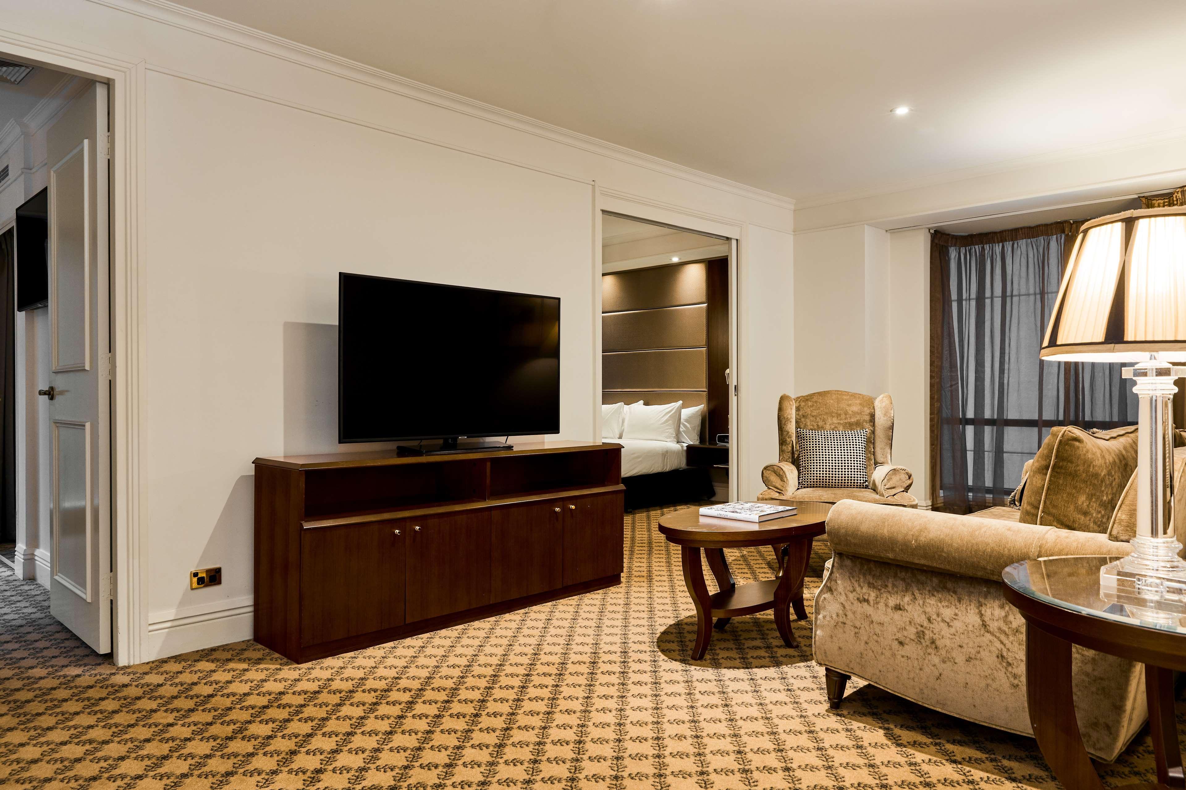 Stamford Plaza Hotel 5*