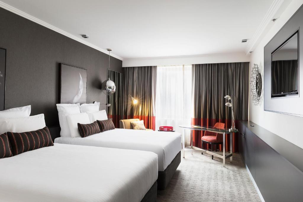 Pullman Park Hotel 5*