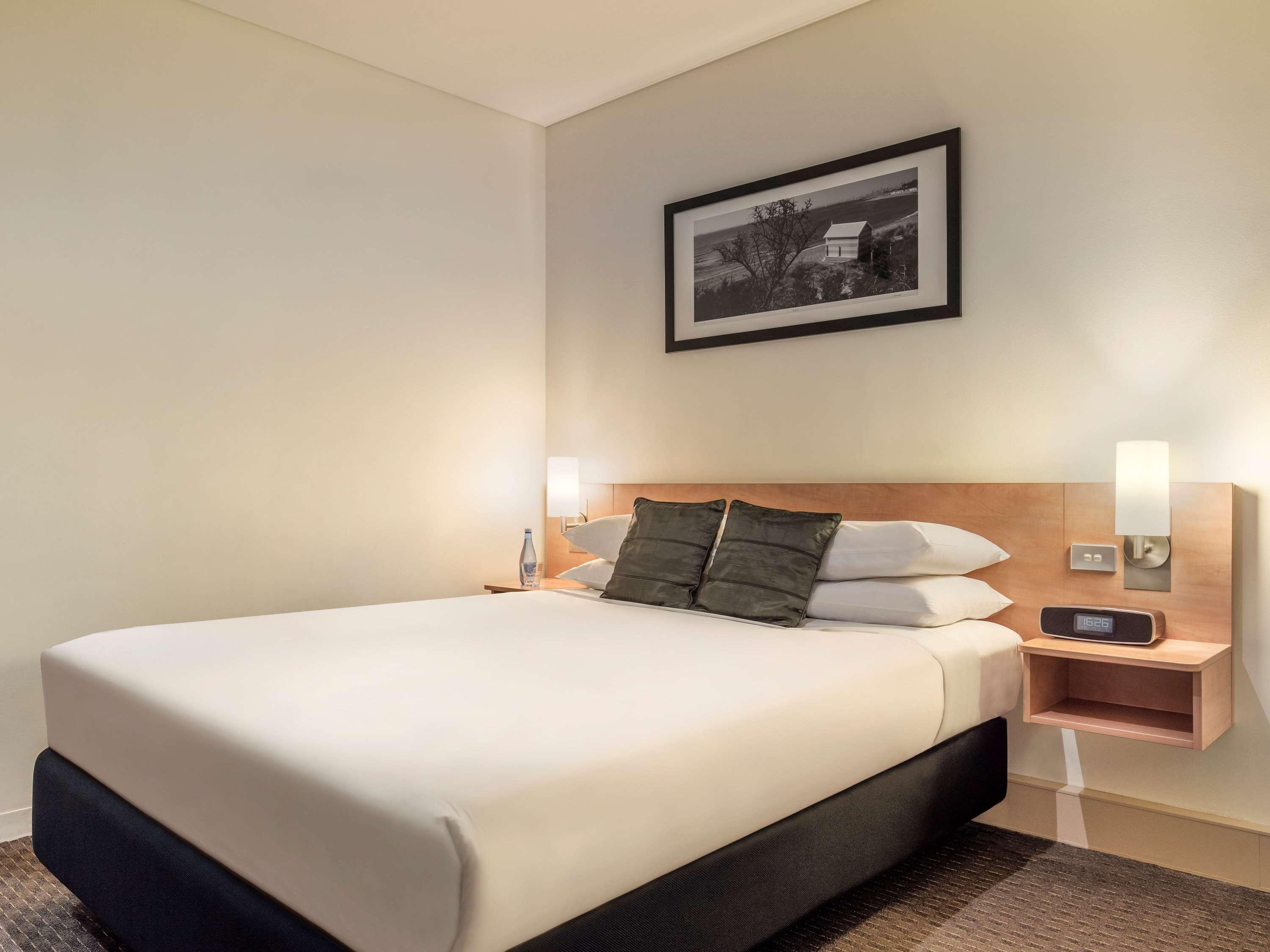 Ibis And Aparthotel 3*