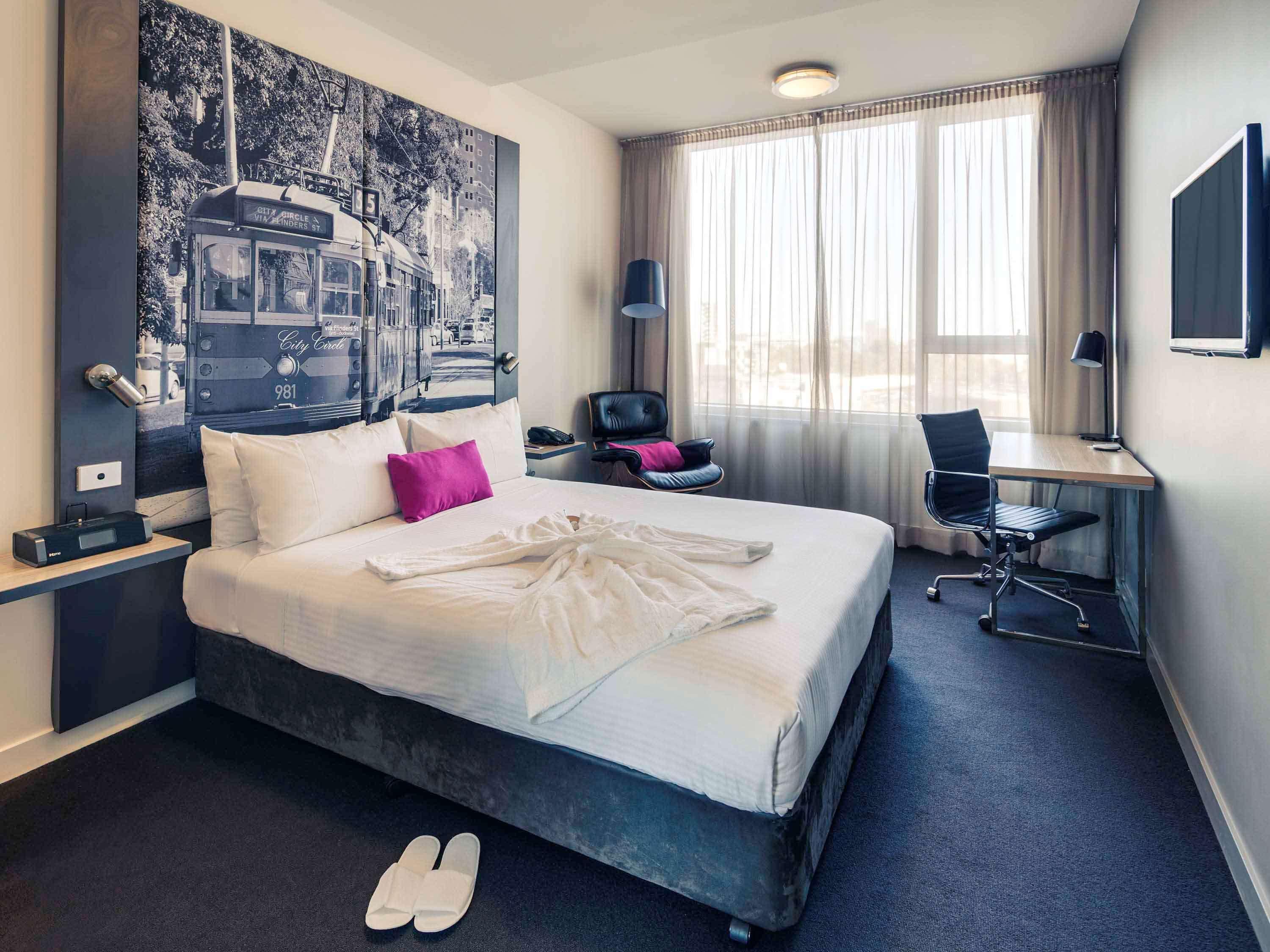 Mercure Therry Street Hotel