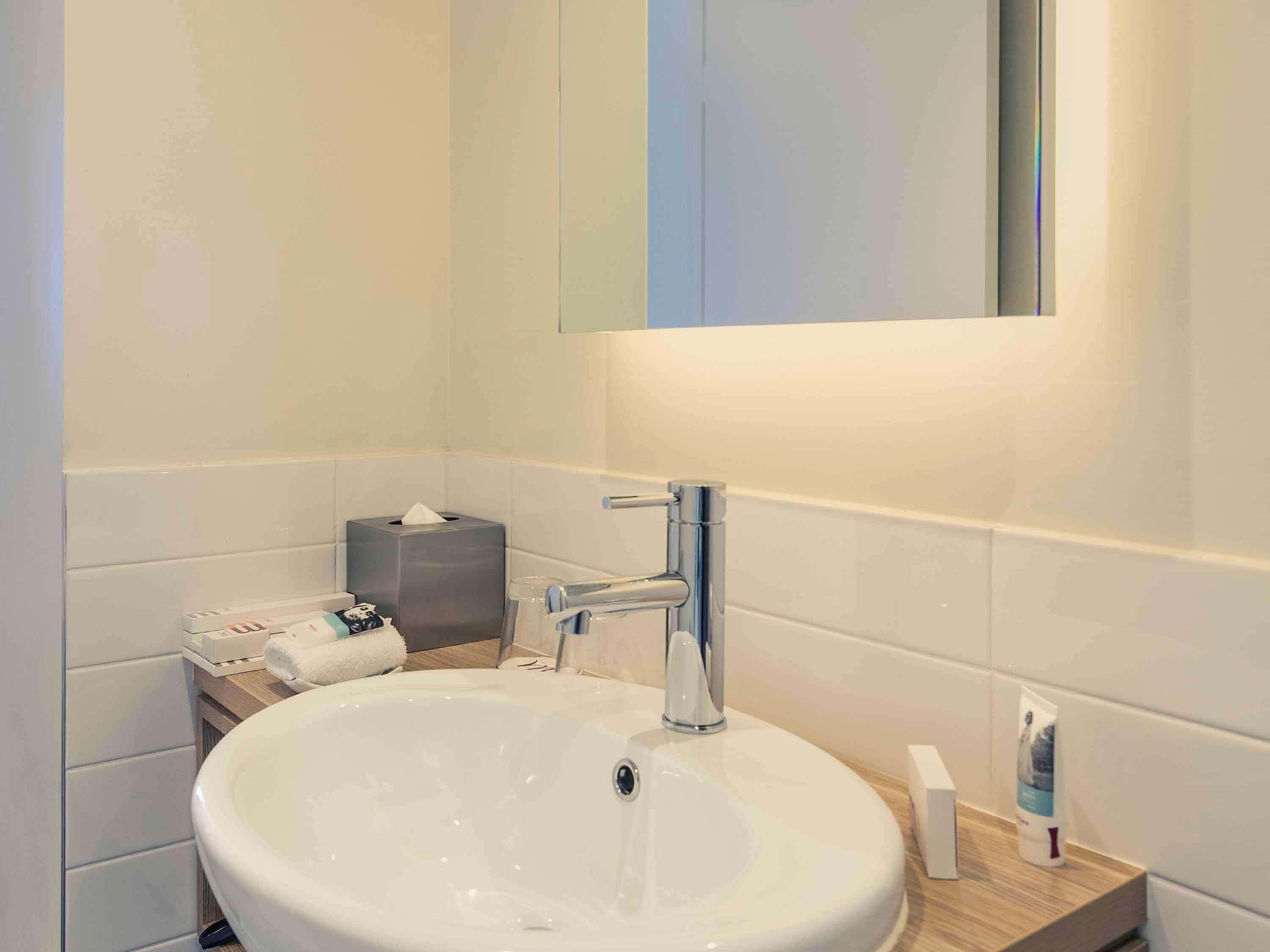 Mercure Therry Street Hotel