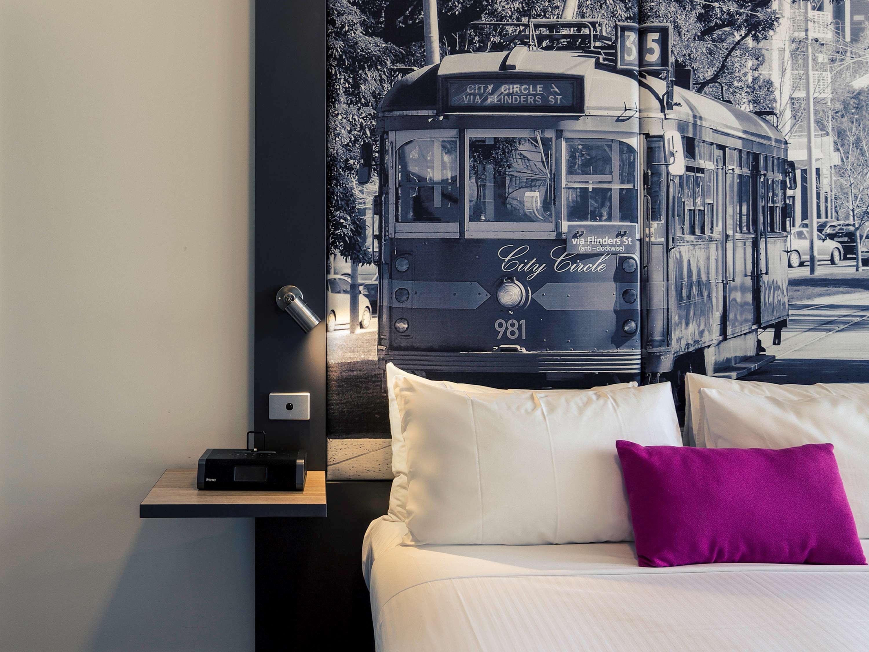 Mercure Therry Street Hotel