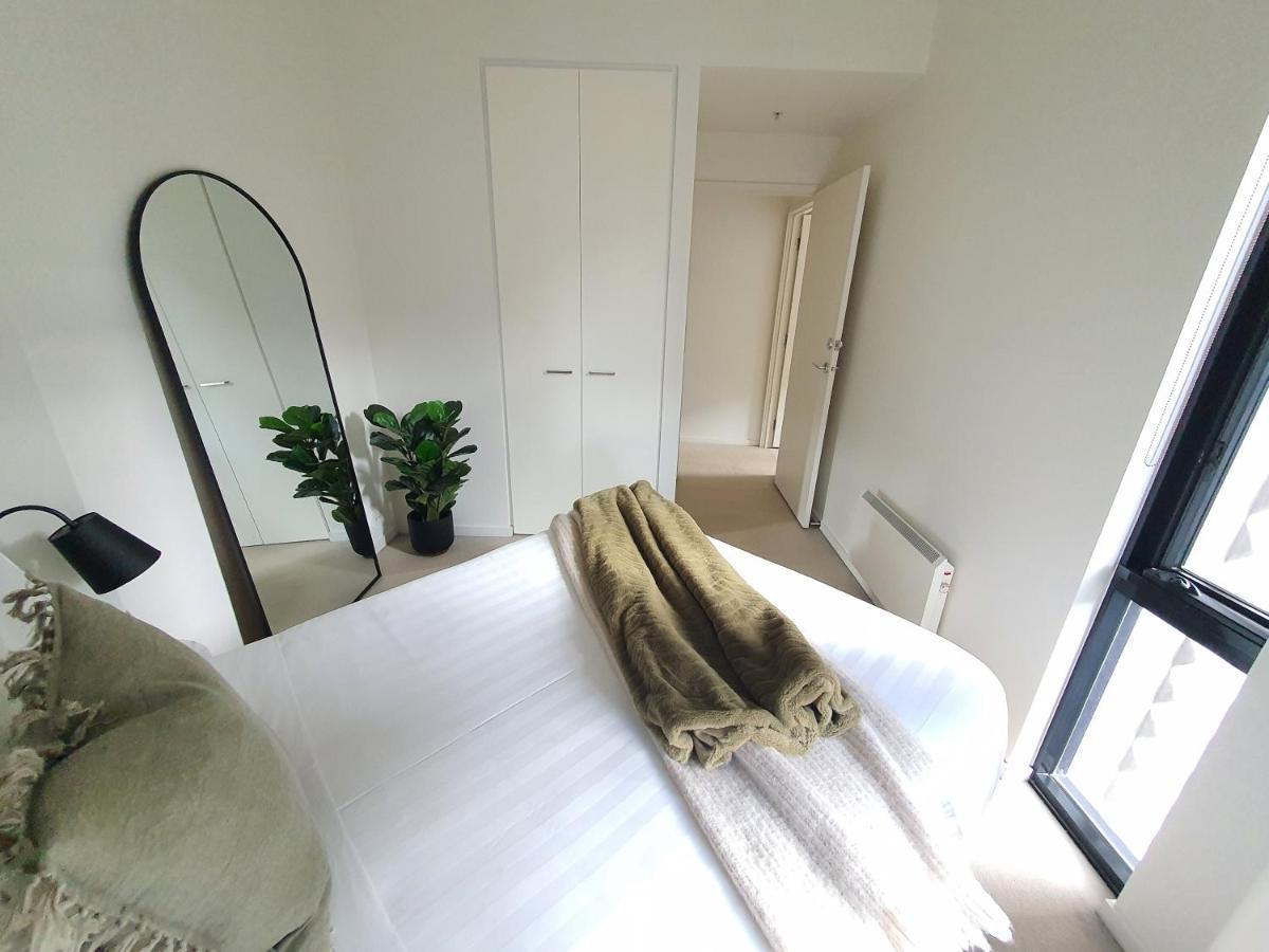 Apartment Harbour Escape Docklands Melbourne