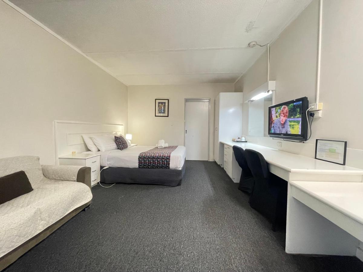 Parkside Motel 3*