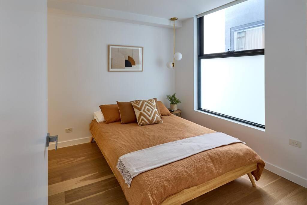 Beautiful 2 Bedroom With Private Rooftop
