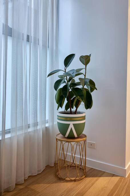 Apartment Beautiful 2 Bedroom With Private Rooftop *