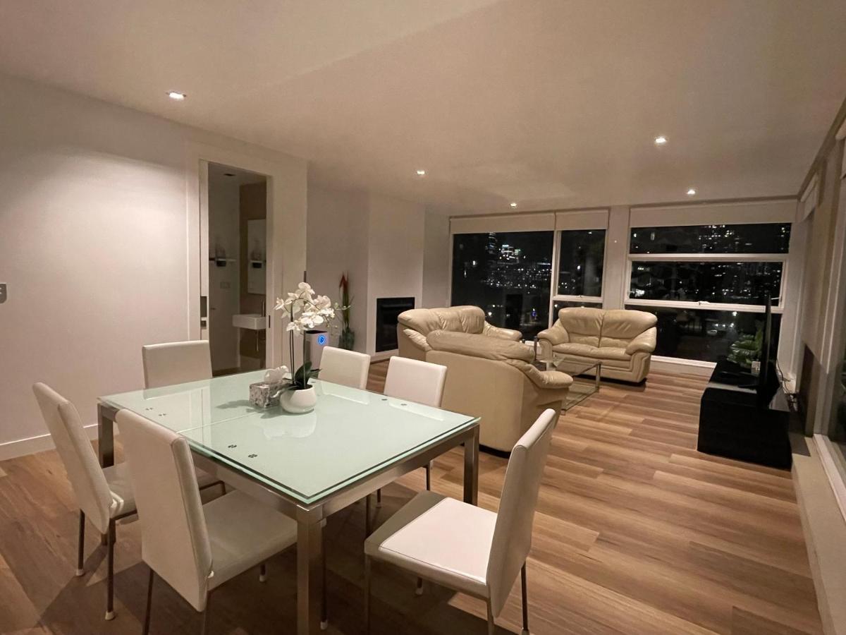 Docklands Luxury Penthouse Right Above The District Docklands Apartment