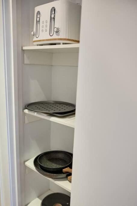 Beautiful 2 Bedroom With Private Rooftop * Melbourne