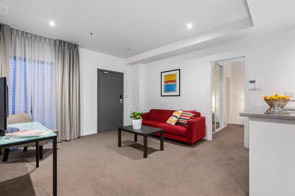 Apartment Astral Apartments. Spacious 2 Bed, 2 Bath In A Great Location. *