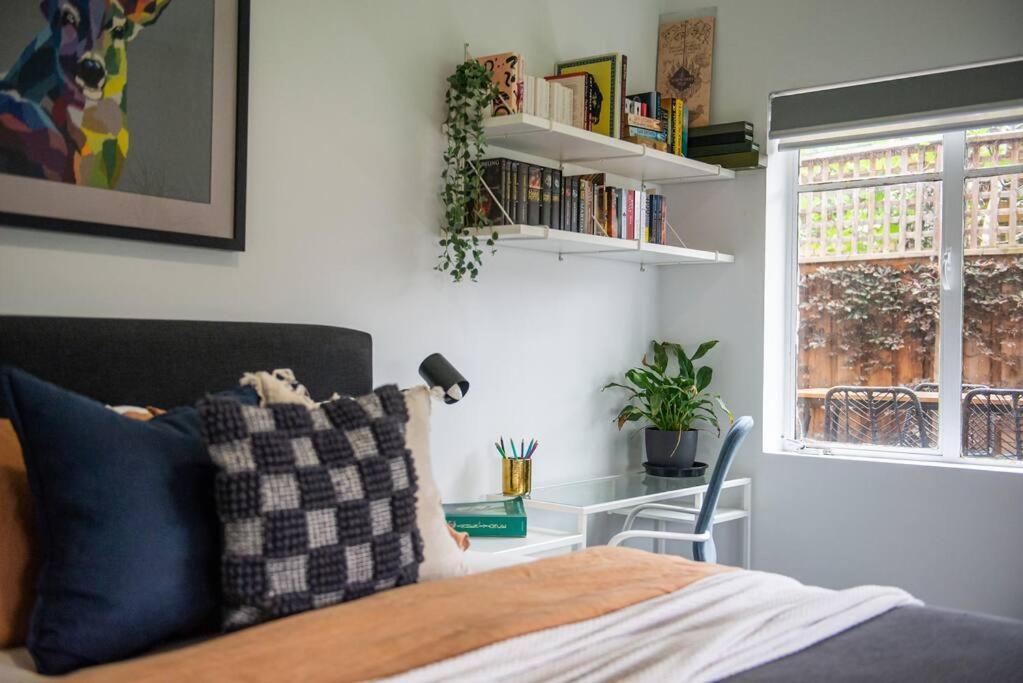 Spacious Style In St. Kilda East - Large Courtyard * Melbourne