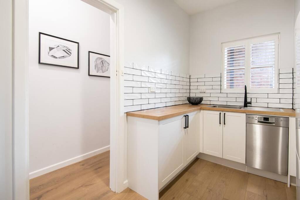 Apartment Spacious Style In St. Kilda East - Large Courtyard Melbourne