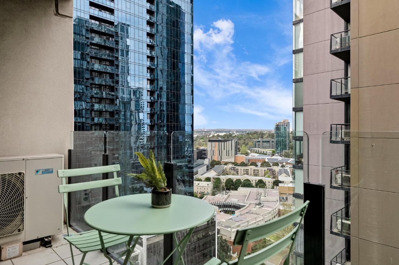 Exclusive - The Summit Apartment *