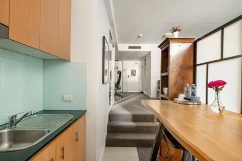 Roma In Collins Street Apartment *