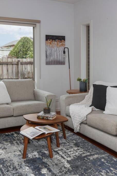 East Brighton Townhouse By Ready Set Host *