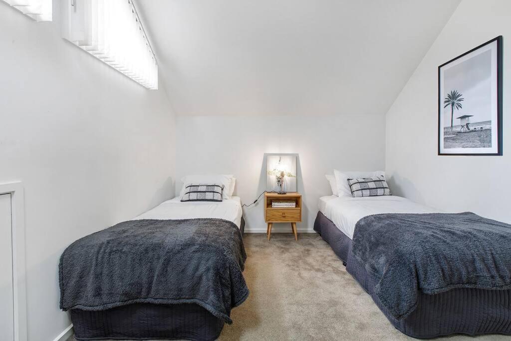 East Brighton Townhouse By Ready Set Host *