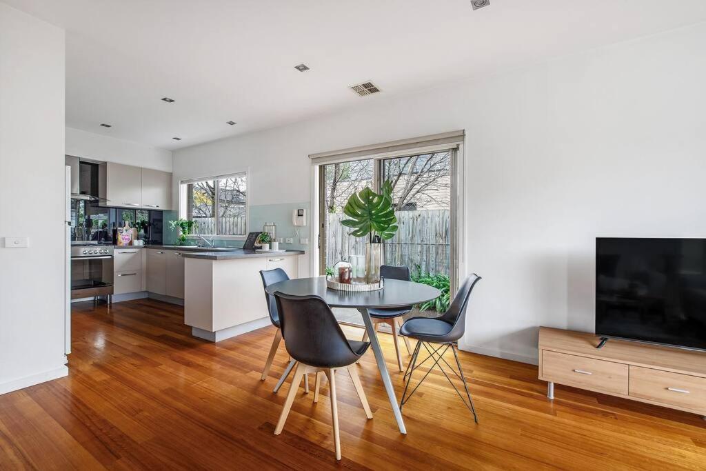 Holiday home East Brighton Townhouse By Ready Set Host *