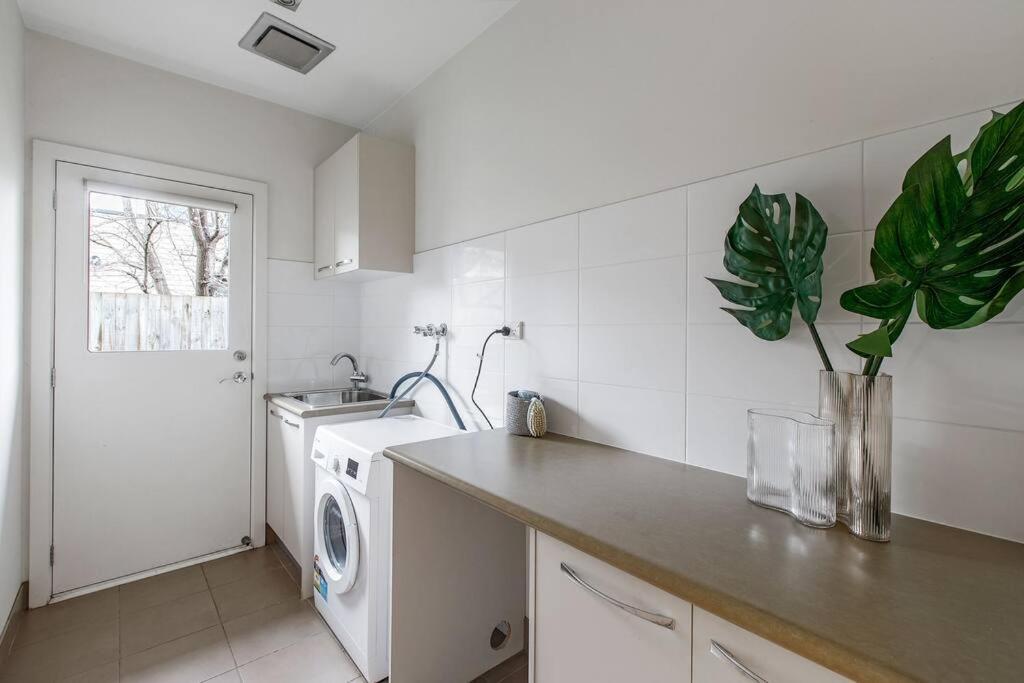 East Brighton Townhouse By Ready Set Host * Melbourne